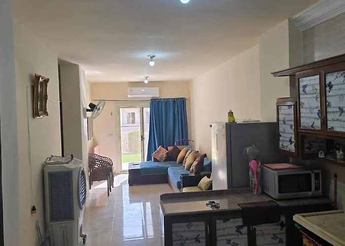 Ground-floor In Garden, 3 Bedrooms, In Lasrinetta, Mini Egypt Apartment