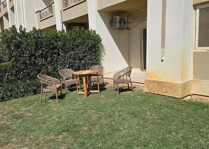 Ground-floor In Garden, 3 Bedrooms, In Lasrinetta, Mini Egypt